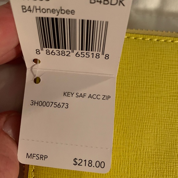 NEW WITH TAGS Honeybee Coach Wallet - Picture 4 of 4
